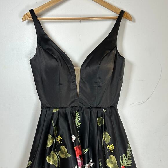 Sherri Hill Black floral plunge fit flare mini dress womans size 4‎ - Picture 4 of 16
